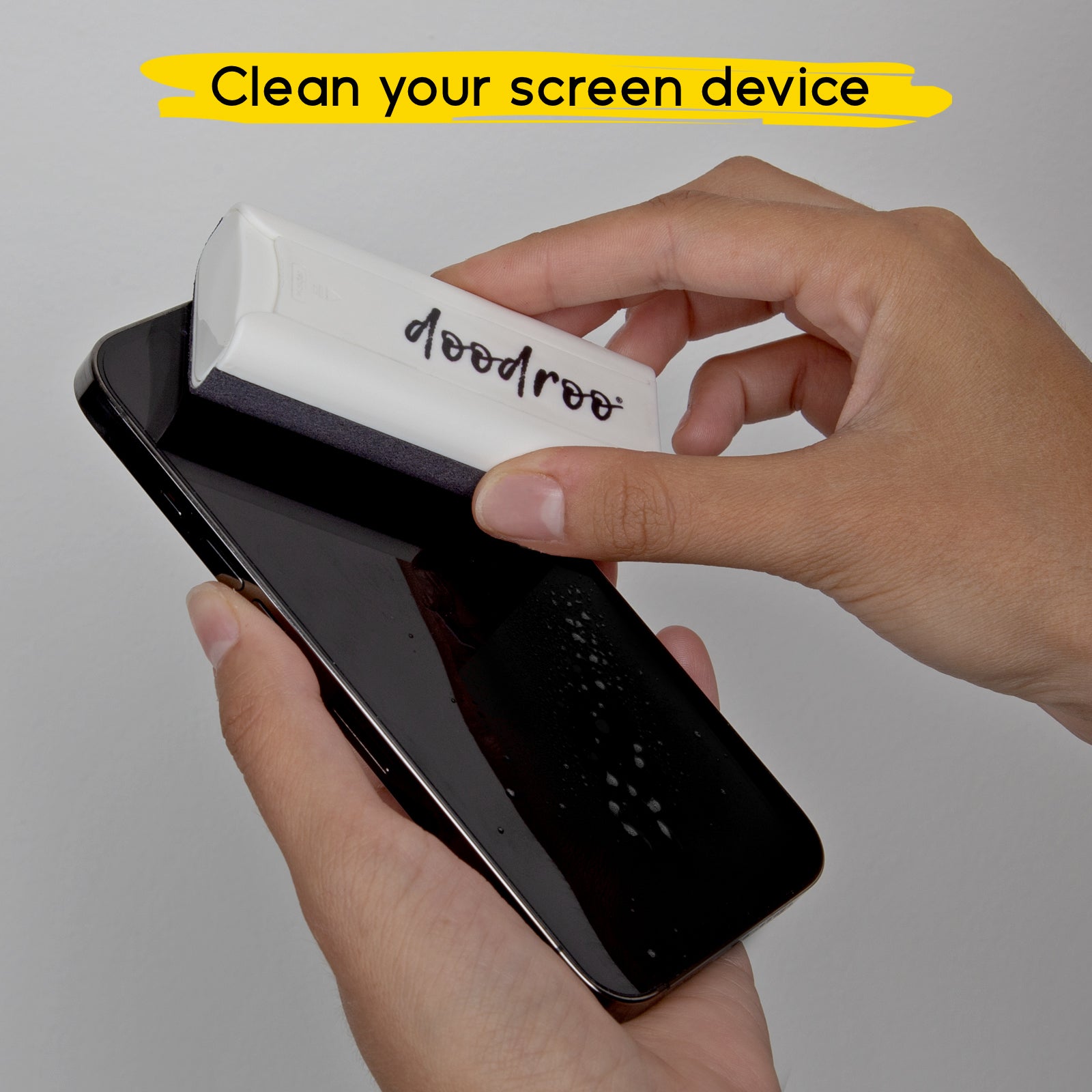 Cleaning kit for smartphone, tablet and PC displays